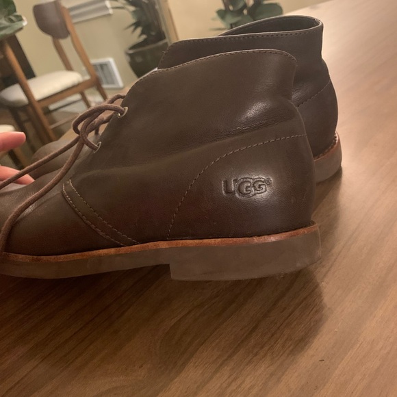 Classic Ugh Chukka Boot - Picture 2 of 5